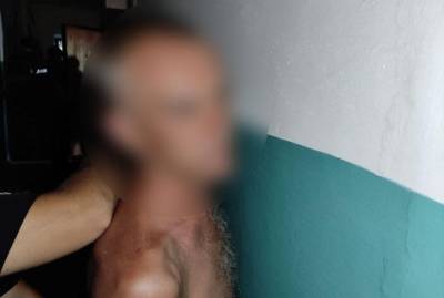 В Черкассах мужчина с пистолетом угрожал маме с ребенком на детской площадке - kp.ua - Украина - Черкассы
