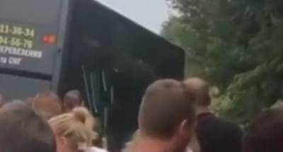 Возвращались с моря: автобус с людьми попал в аварию под Запорожьем, видео с места - politeka.net - Украина - Запорожье - Яремче