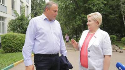 Петр Толстой - Петр Толстой проверил ход реконструкции школы № 1363 в Выхино-Жулебино - vm.ru - Москва - округ Юго-Восточный, Москва - Реконструкция