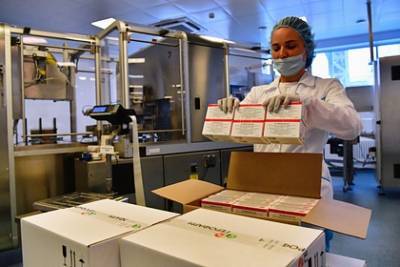 Вадим Покровский - В РАН призвали обновить российские вакцины из-за новых мутаций коронавируса - lenta.ru - Россия - США