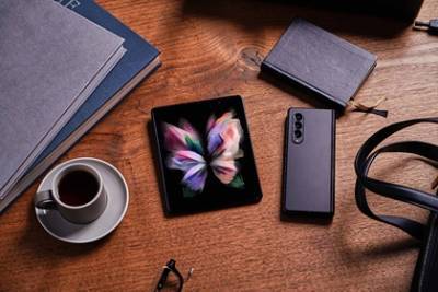 Samsung представила новые раскладные смартфоны - lenta.ru