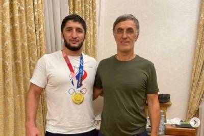Абдулрашид Садулаев - Магомед Гаджиев - Депутат Госдумы подарил чемпиону Олимпиады Садулаеву миллион долларов - mk.ru - Россия - Токио