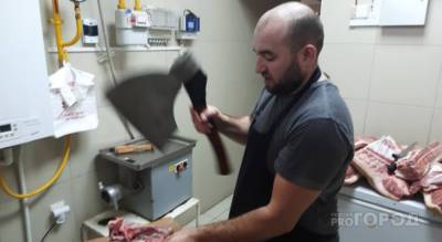 Житель Чувашии прошел путь от забойщика скота до владельца мясной лавки: "Убивать скотину - это не каждый сможет, нужно иметь хорошую психику" - pg21.ru - респ. Чувашия