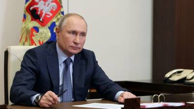 Владимир Путин - Евгений Зиничев - Путин поручил главе МЧС вылететь в Якутию для управления группировкой по борьбе с пожарами - yur-gazeta.ru - Россия - респ. Саха