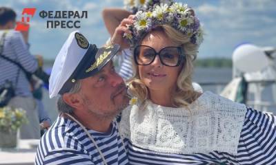 Дома в Испании, квартиры на Сейшелах: названы самые богатые жены кандидатов в депутаты - fedpress.ru - Россия - Испания - Сейшелы