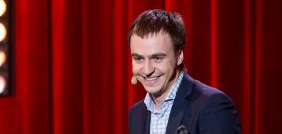 Иван Абрамов - Комик Иван Абрамов, критиковавший полных женщин, сделал комплимент Картунковой - runews24.ru