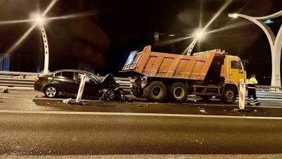 В Петербурге ночью один водитель снёс ЛЭП, второй протаранил КАМАЗ на ЗСД - dp.ru - Санкт-Петербург - территория Ленсвет - Камаз