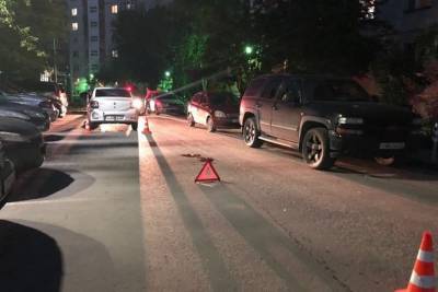 Мальчик, попавший под машину во дворе Тюмени, выжил и вышел из критического состояния - znak.com - Тюмень - Тюменская обл.