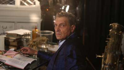 Александр Невзоров - Александра Невзорова ударили по лицу во время автограф-сессии - svoboda.org - Санкт-Петербург