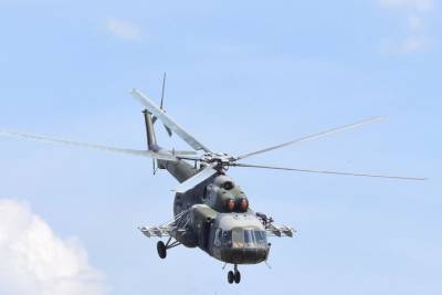 Выживший пассажир Ми-8 не смог помочь пристегнутому ремнями ребенку - mk.ru - Санкт-Петербург