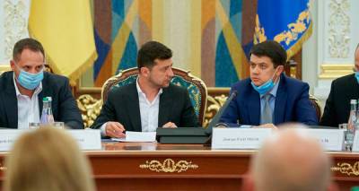 Владимир Зеленский - Дмитрий Разумков - Что стоит за разговорами об отставке Разумкова - bin.ua - Украина