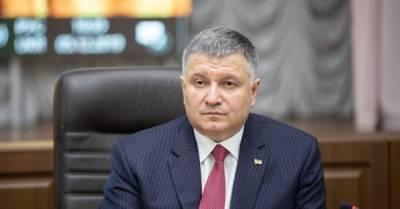 Арсен Аваков - Денис Монастырский - Отставку Авакова одобряют вдвое больше украинцев, чем сожалеют о ней — опрос - delo.ua - Украина