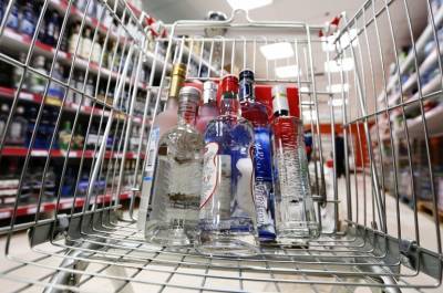 В Госдуме готовы запретить продавать водку покупателям младше 21 года - pnp.ru