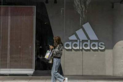 Adidas заработал на продаже бренда Reebok более €2 млрд - novostiua.news - США - Украина
