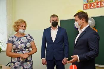 Сергей Воропанов - В мкр Ананьино идет оборудование классов для занятий первоклассников - vologda-poisk.ru - Россия - Вологда