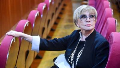 Владимир Меньшов - Вера Алентова - Вера Алентова впервые вышла на сцену после смерти мужа - vm.ru - Москва