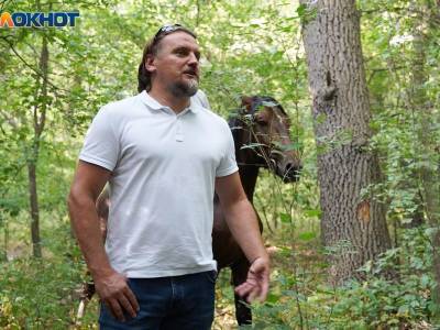 Дмитрий Булыкин - Дмитрий Булыкин приехал в Волгоград спасать вековые дубы от вырубки и посетил детский дом милосердия - bloknot.ru - Россия - Волгоград - Волгоградская обл.
