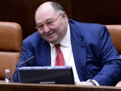 Иван Белозерцев - Борис Шпигель - На фоне ареста Шпигеля сумма госконтрактов его компании «Биотек» сократилась почти вдвое - znak.com - Пензенская обл.