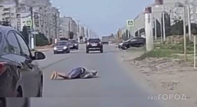 В Чебоксарах мужчину сбила иномарка: от удара он отлетел на несколько метров - pg21.ru - Чебоксары