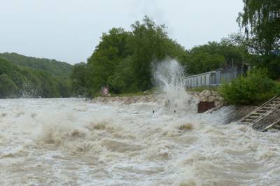 В провинции Хубэй жертвами наводнений стали более 20 человек - runews24.ru - Китай - п. Хубэй