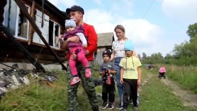 На Урале подросток спас 7 детей из горящего дома - tvc.ru - Свердловская обл.