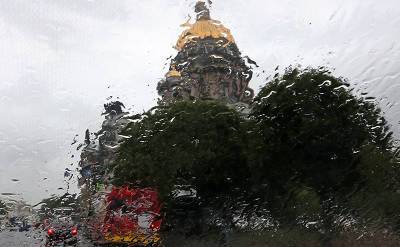 В Санкт-Петербурге то солнечная ласка, то грозовой гнев - svpressa.ru - Ленинградская обл. - Санкт-Петербург