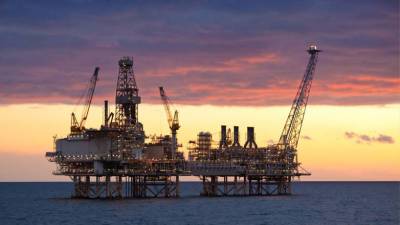 Азербайджан в июле добывал более 700 тыс. баррелей нефти в сутки - trend.az - Азербайджан