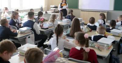 Выплаты на школьников уже получили родители 19,4 миллиона детей - reendex.ru - Россия