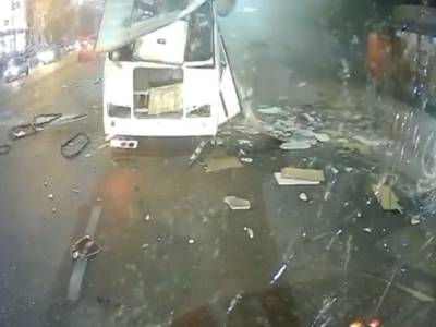 В Воронеже эвакуировали торговый центр у остановки, где накануне взорвался автобус - rosbalt.ru - Воронеж