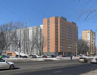 Сергей Кузнецов - Дом по программе реновации в Южном Медведкове облицуют декоративным камнем - vm.ru - Москва - Благоустройство - Строительство