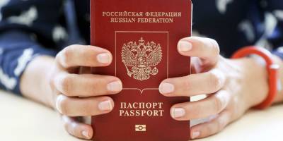 Правительство внесло в ГД закон о лишении загранпаспорта за долги - ruposters.ru - Россия