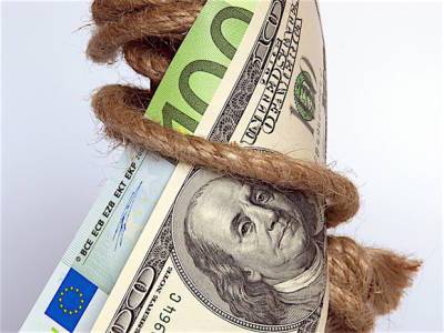 Юрий Кравченко - ЦБ РФ понизил официальный курс доллара на 9,5 копейки, евро — почти на 13 - rosbalt.ru - Россия - США