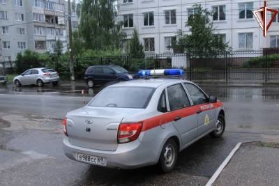 В Тверской области мужчина украл телефон с витрины и пошел веселиться - tver.mk.ru - Россия - Тверская обл. - Торжка