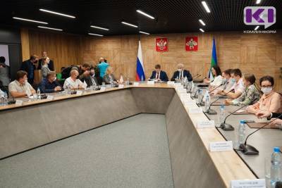 Максим Решетников - Владимир Уйба - Глава Миноэкономразвития РФ рассказал бизнесменам Коми о необходимости создания постоянного спроса на вторичное сырье - komiinform.ru - Россия - респ. Коми