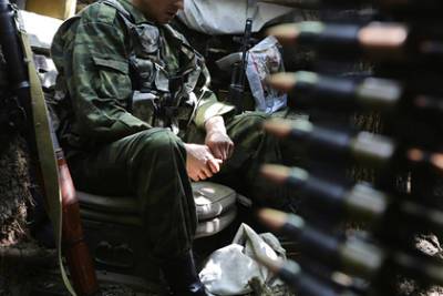 В ДНР ополченец открыл огонь по сослуживцам - lenta.ru - Украина - ДНР