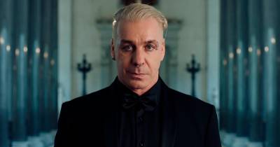 Тилль Линдеманн - Эрмитаж обвинил лидера Rammstein в незаконном использовании экспонатов - ren.tv