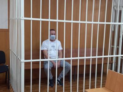 Следствие требует арестовать пьяного лихача, врезавшегося в автобусную остановку в Москве - vm.ru - Москва