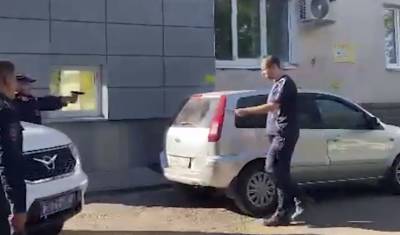 В Уфе на мужчину, напавшего с ножом и гирей на полицейских, заведено уголовное дело - mkset.ru - Россия - Уфа