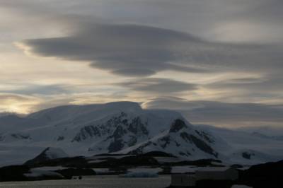 Украинцы сняли над Антарктикой необычные «облака-НЛО» (ФОТО) - enovosty.com - Антарктида