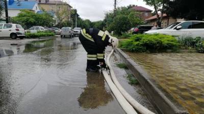 В Краснодарском крае из-за ливней режим ЧС распространился на 14 районов - eadaily.com - Россия - Краснодарский край