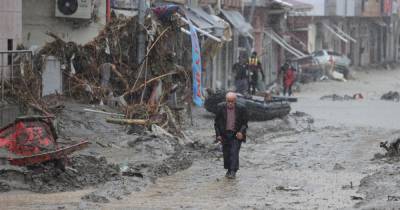 Сулейман Сойлу - Вода поднималась на 3-4 метра: жертвами наводнения в Турции стал 41 человек (фото, видео) - focus.ua - Украина - Турция