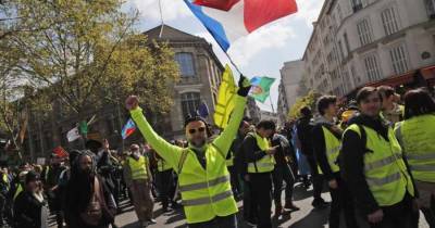 В Париже прошли сразу три акции против ввода санитарных пропусков - news-front.info - Франция - Париж