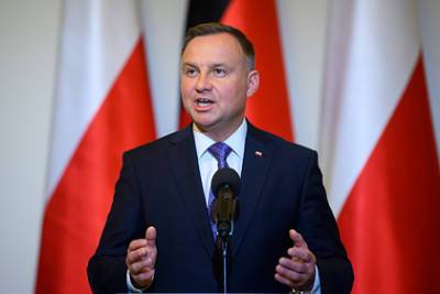 Анджей Дуда - Президент Польши решил подписать спорный закон о евреях - lenta.ru - Польша
