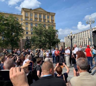 Валерий Рашкин - Политолог Мухин: КПРФ переходит на сторону иноагентов - politnavigator.net - Москва - Россия