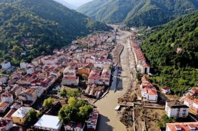 Сулейман Сойлу - В результате наводнения в Турции погибли 58 человек - aif.ru - Турция