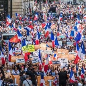 Во Франции - Во Франции проходят массовые протесты из-за паспортов здоровья - reporter-ua.com - Франция