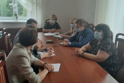 Александр Ткаченко - Новгородские педиатры пройдут курсы по работе с детьми-аутистами - mk.ru - Новгородская обл.