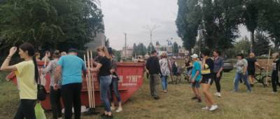 В Покровске на Донетчине проводят общегородскую уборку накануне Дня Независимости - w-n.com.ua - Покровск