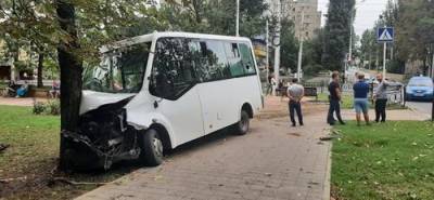В ДТП с маршруткой в Ставрополе пострадали девять человек - argumenti.ru