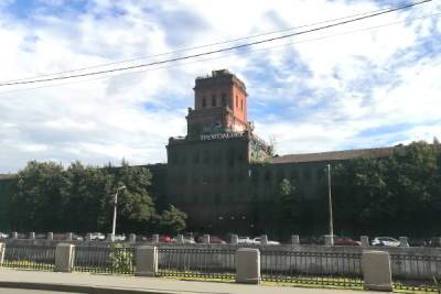 В «Красном треугольнике» загорелись 200 квадратных метров чердака - abnews.ru - Санкт-Петербург